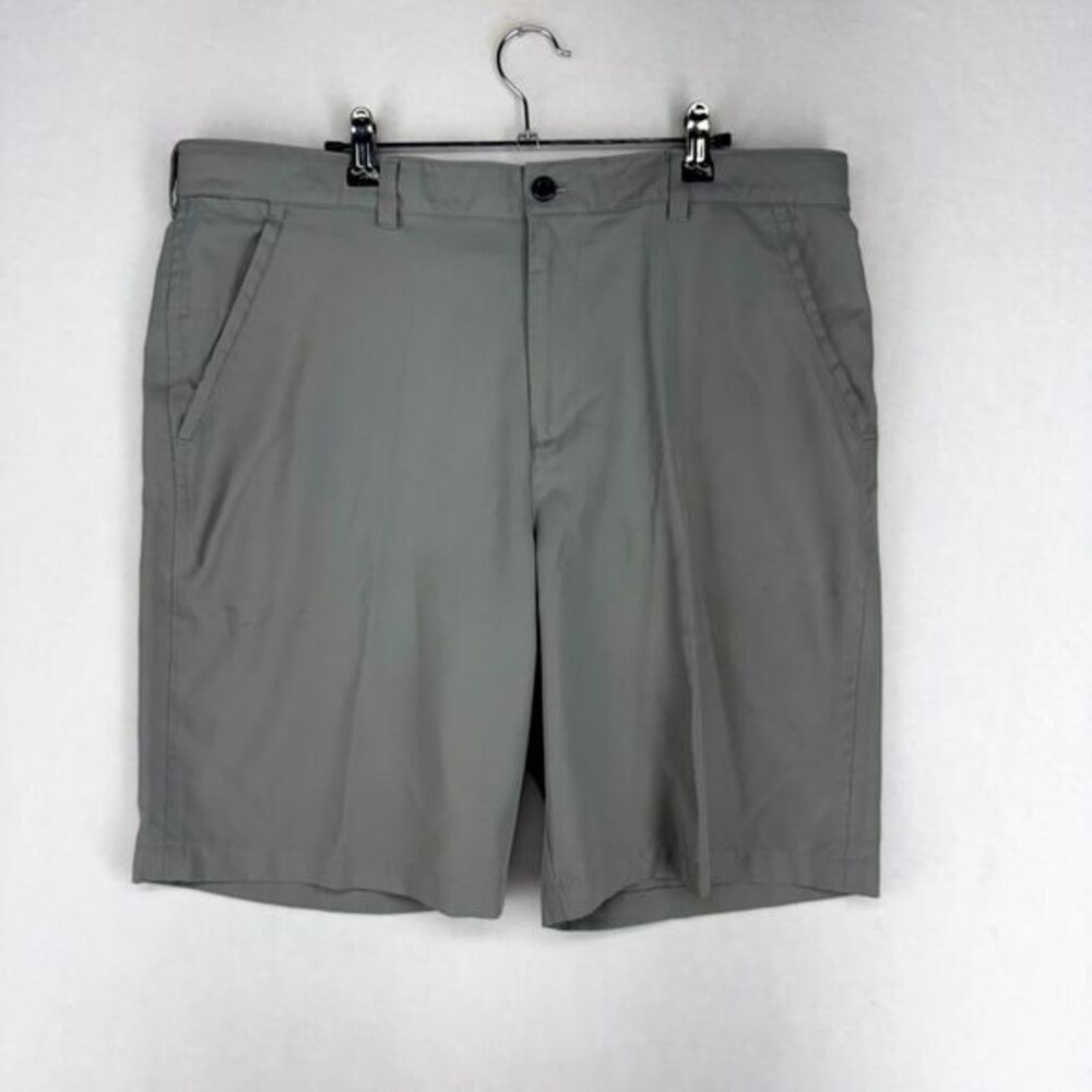 Izod Golf Light Gray Casual Shorts Mens Size 38